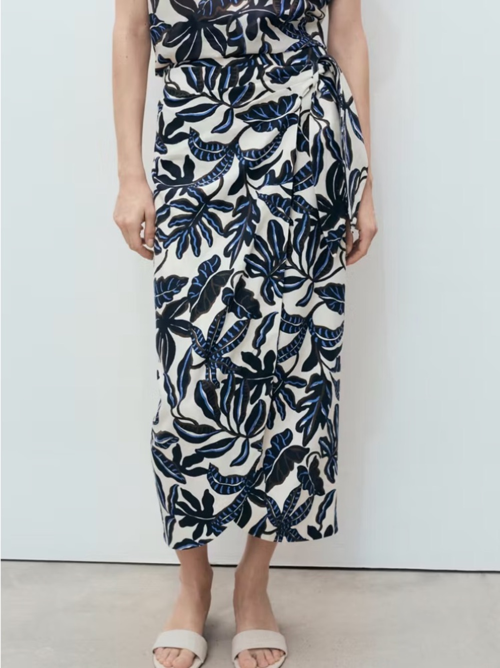 Mango Navy & Cream Tropical Leaf Linen Skirt